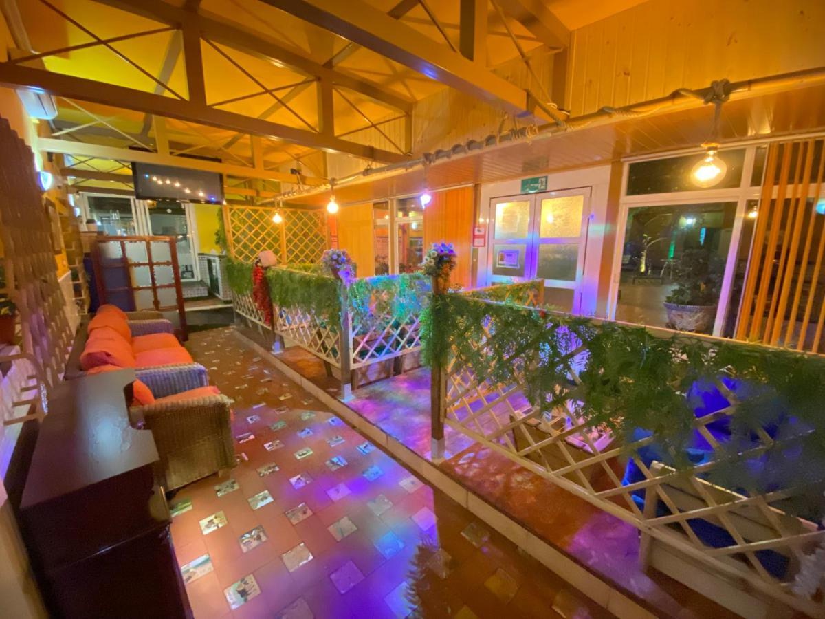 Hostal Avenida Andalucia - Solo Adultos Sevilla Kültér fotó