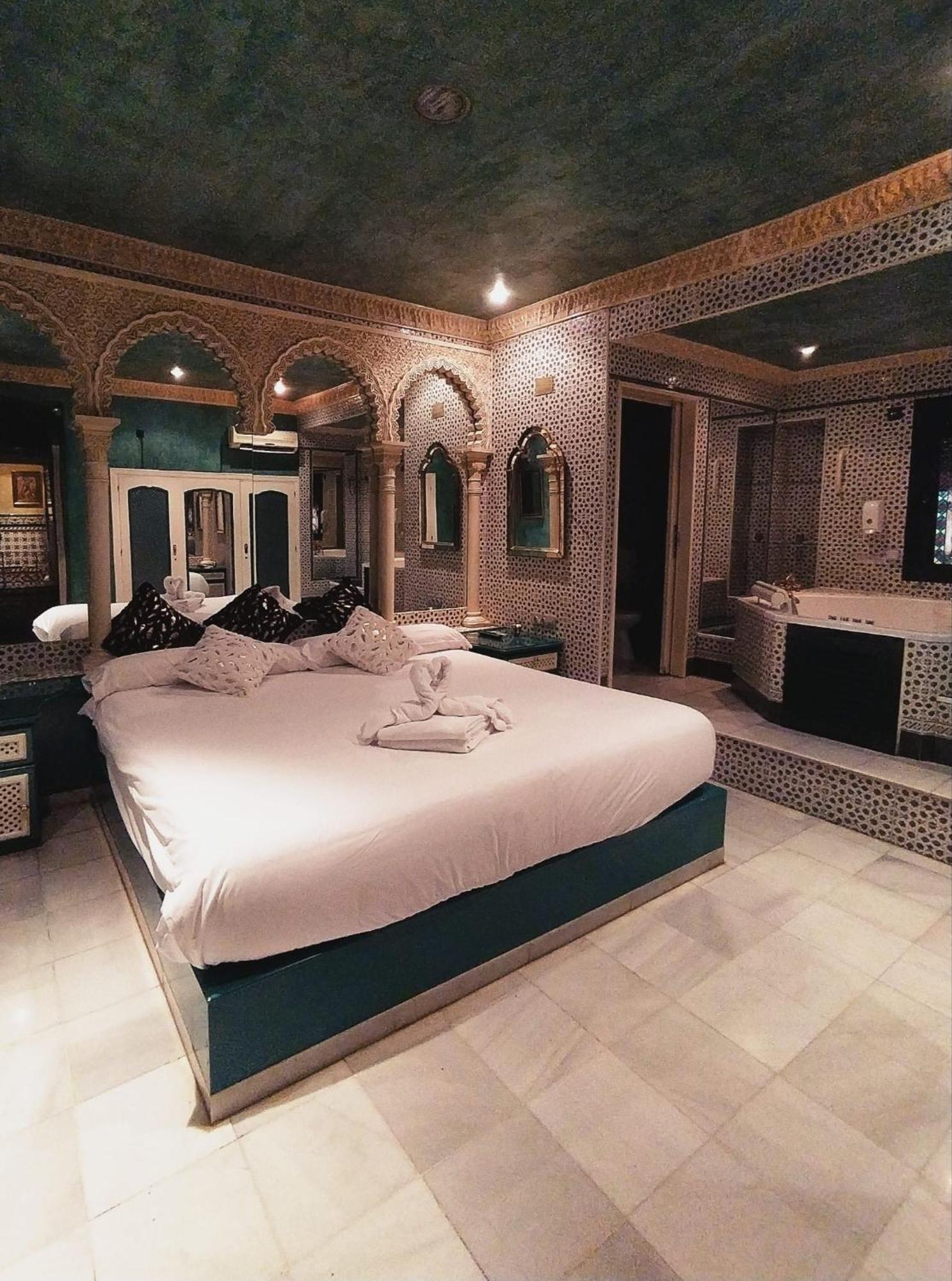 Hostal Avenida Andalucia - Solo Adultos Sevilla Kültér fotó
