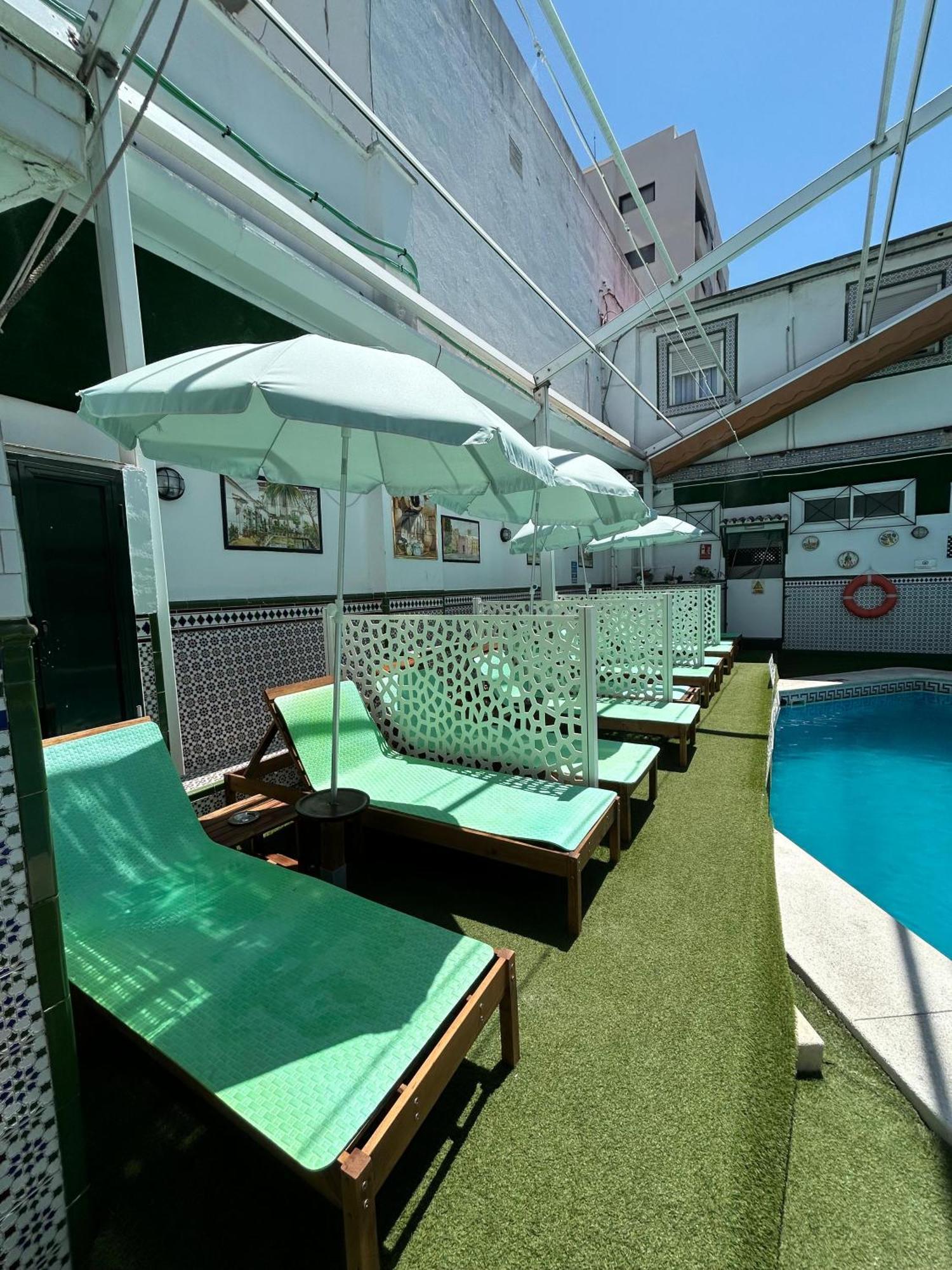 Hostal Avenida Andalucia - Solo Adultos Sevilla Kültér fotó