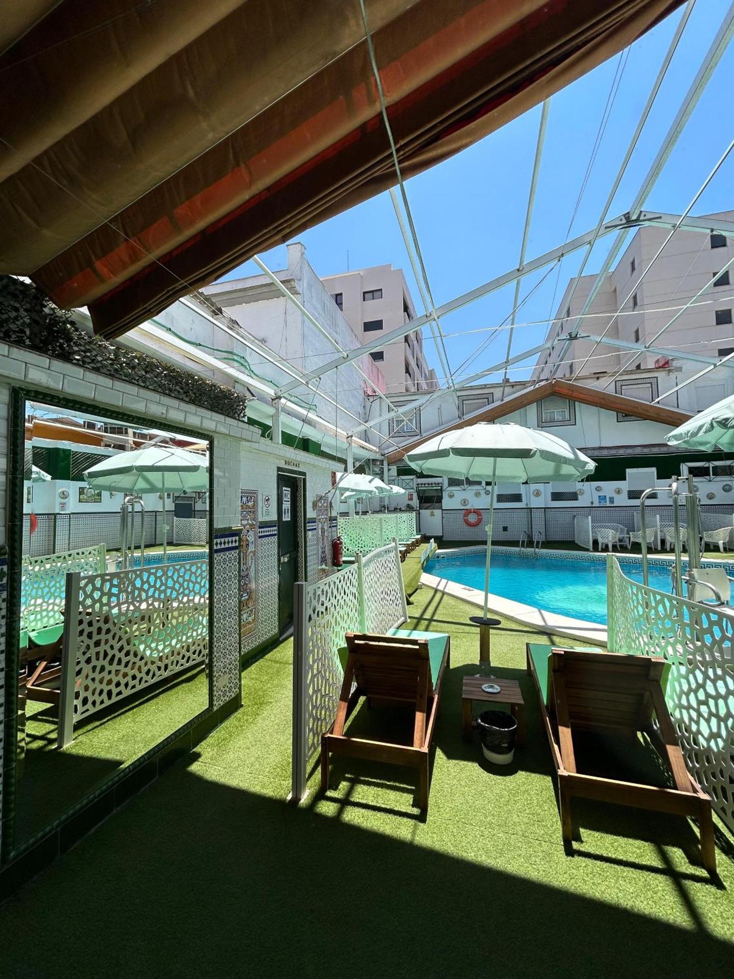 Hostal Avenida Andalucia - Solo Adultos Sevilla Kültér fotó