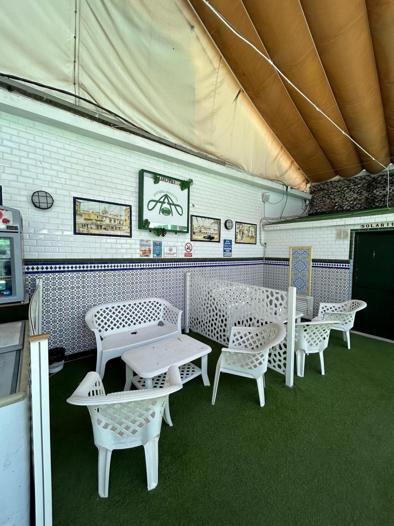 Hostal Avenida Andalucia - Solo Adultos Sevilla Kültér fotó