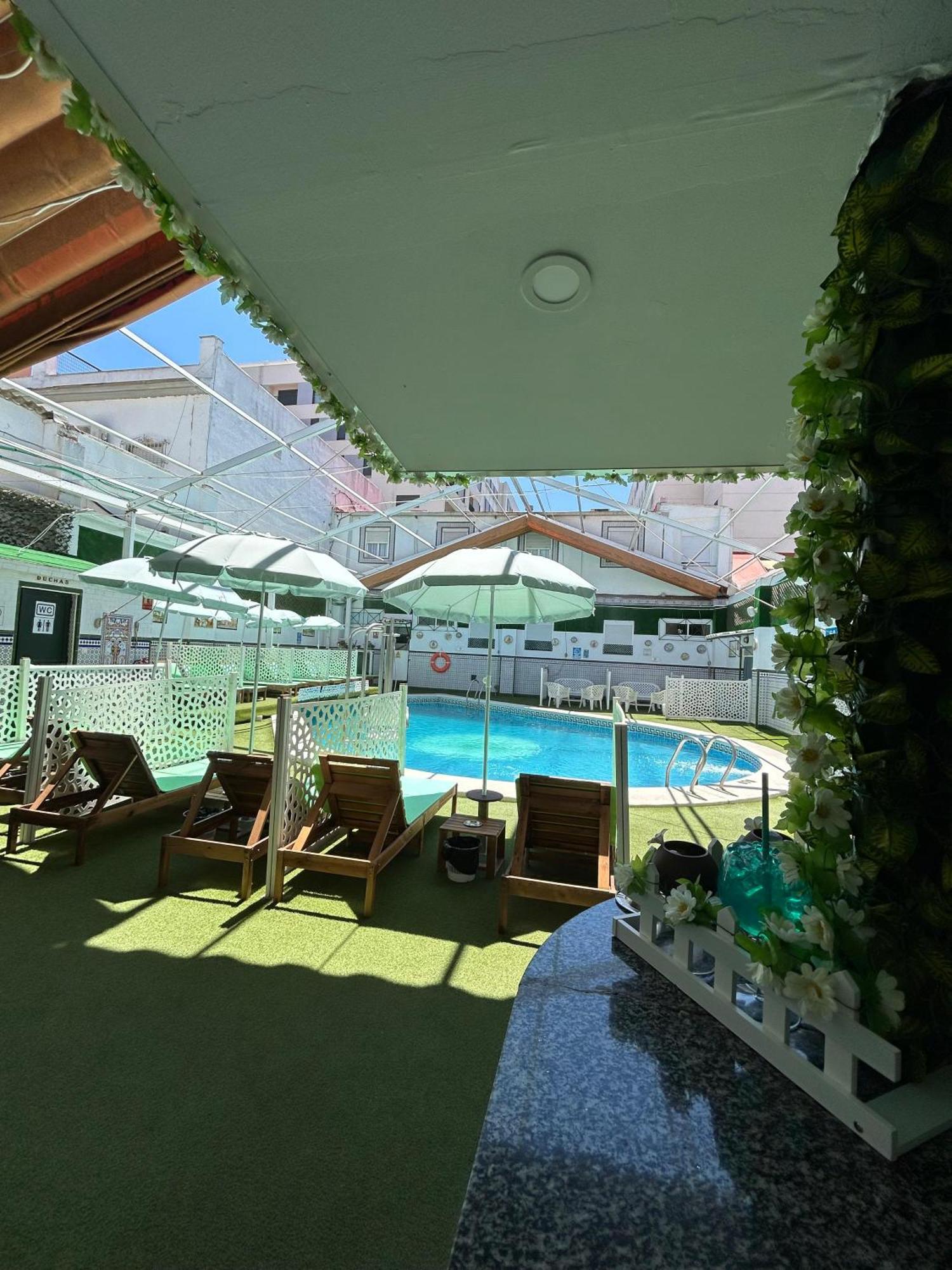 Hostal Avenida Andalucia - Solo Adultos Sevilla Kültér fotó