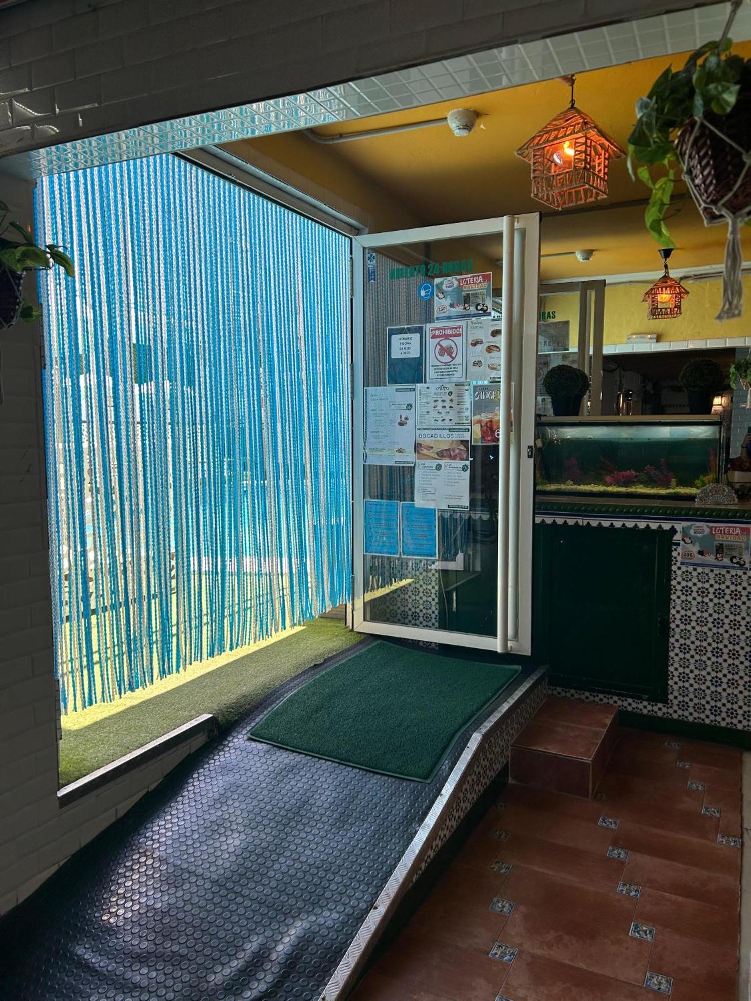Hostal Avenida Andalucia - Solo Adultos Sevilla Kültér fotó