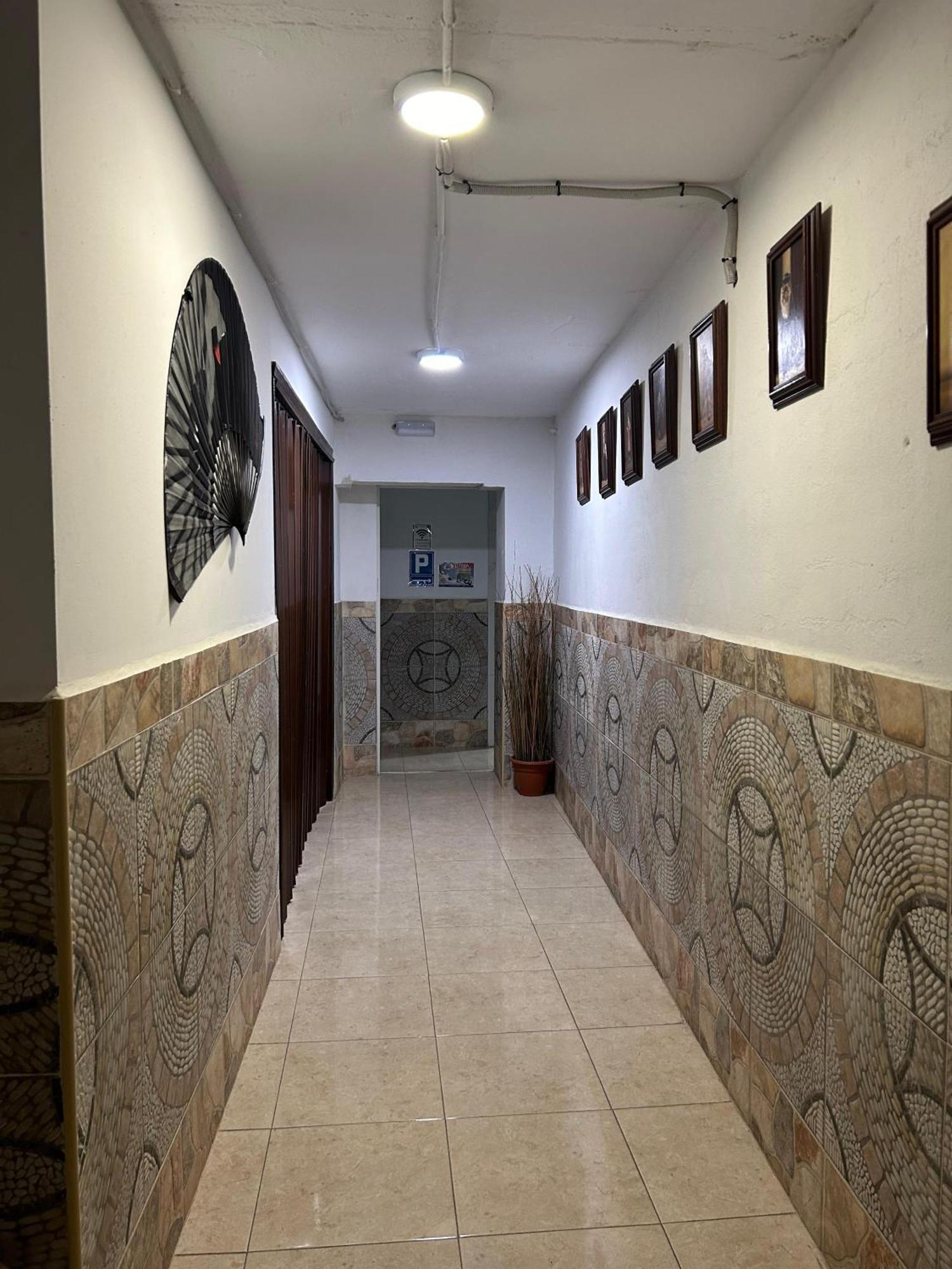 Hostal Avenida Andalucia - Solo Adultos Sevilla Kültér fotó