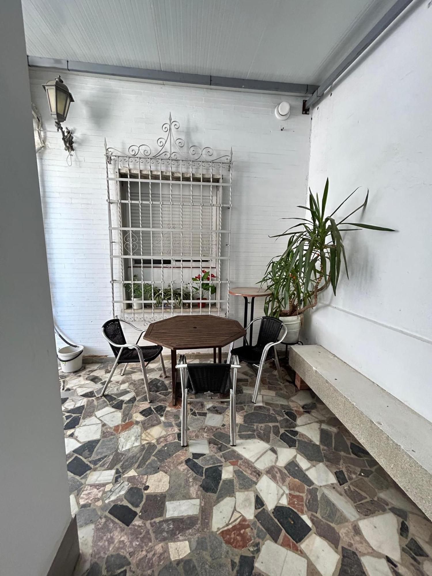 Hostal Avenida Andalucia - Solo Adultos Sevilla Kültér fotó
