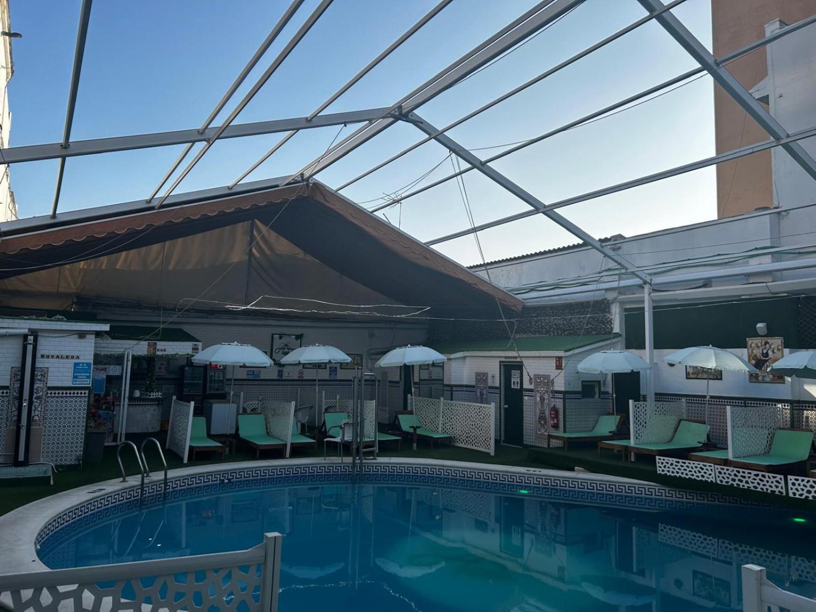 Hostal Avenida Andalucia - Solo Adultos Sevilla Kültér fotó