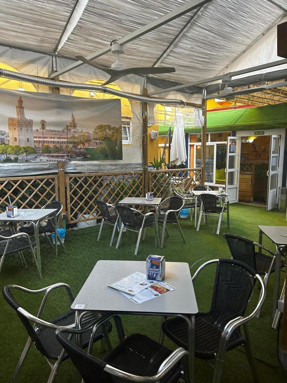 Hostal Avenida Andalucia - Solo Adultos Sevilla Kültér fotó