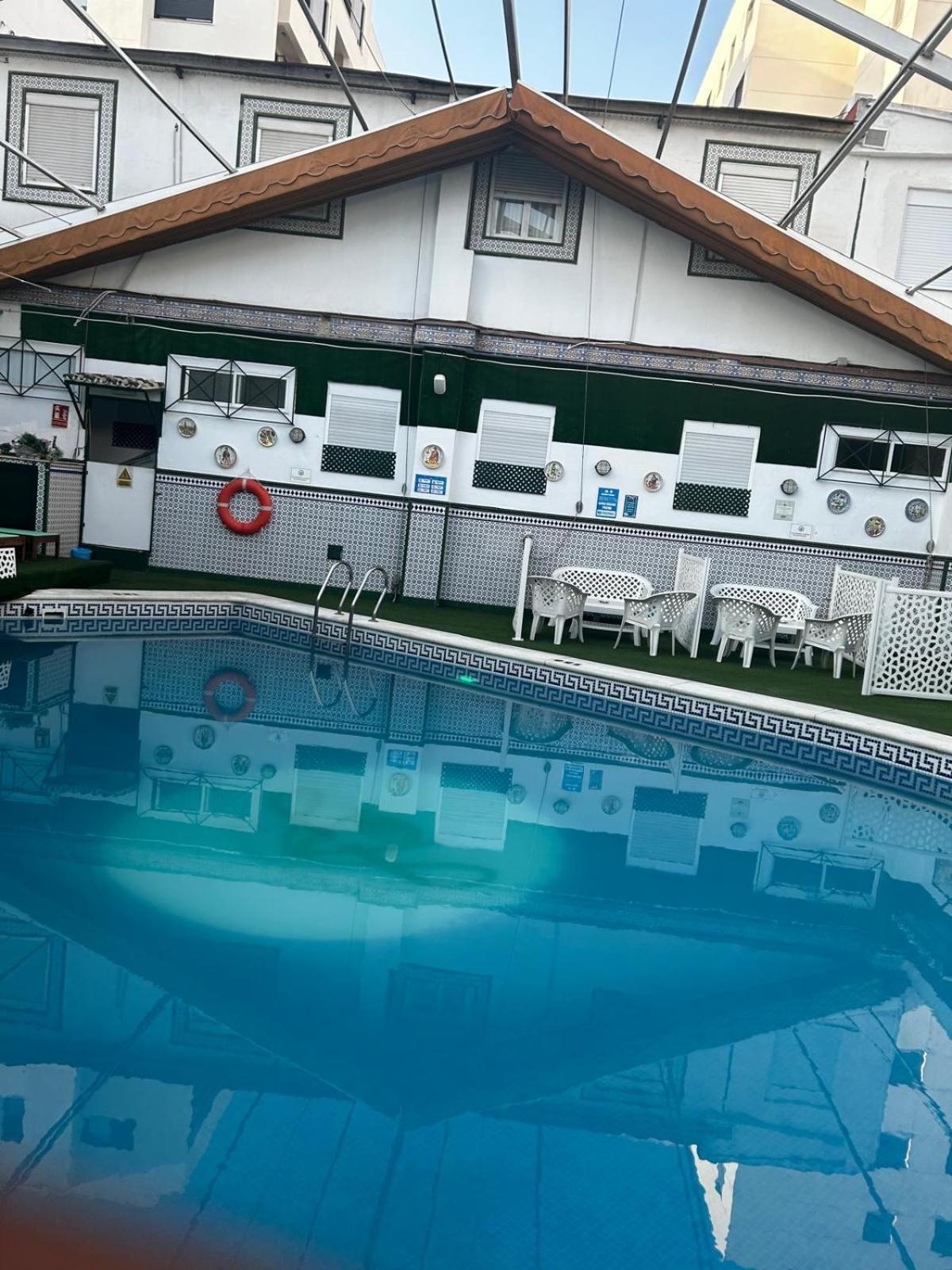 Hostal Avenida Andalucia - Solo Adultos Sevilla Kültér fotó