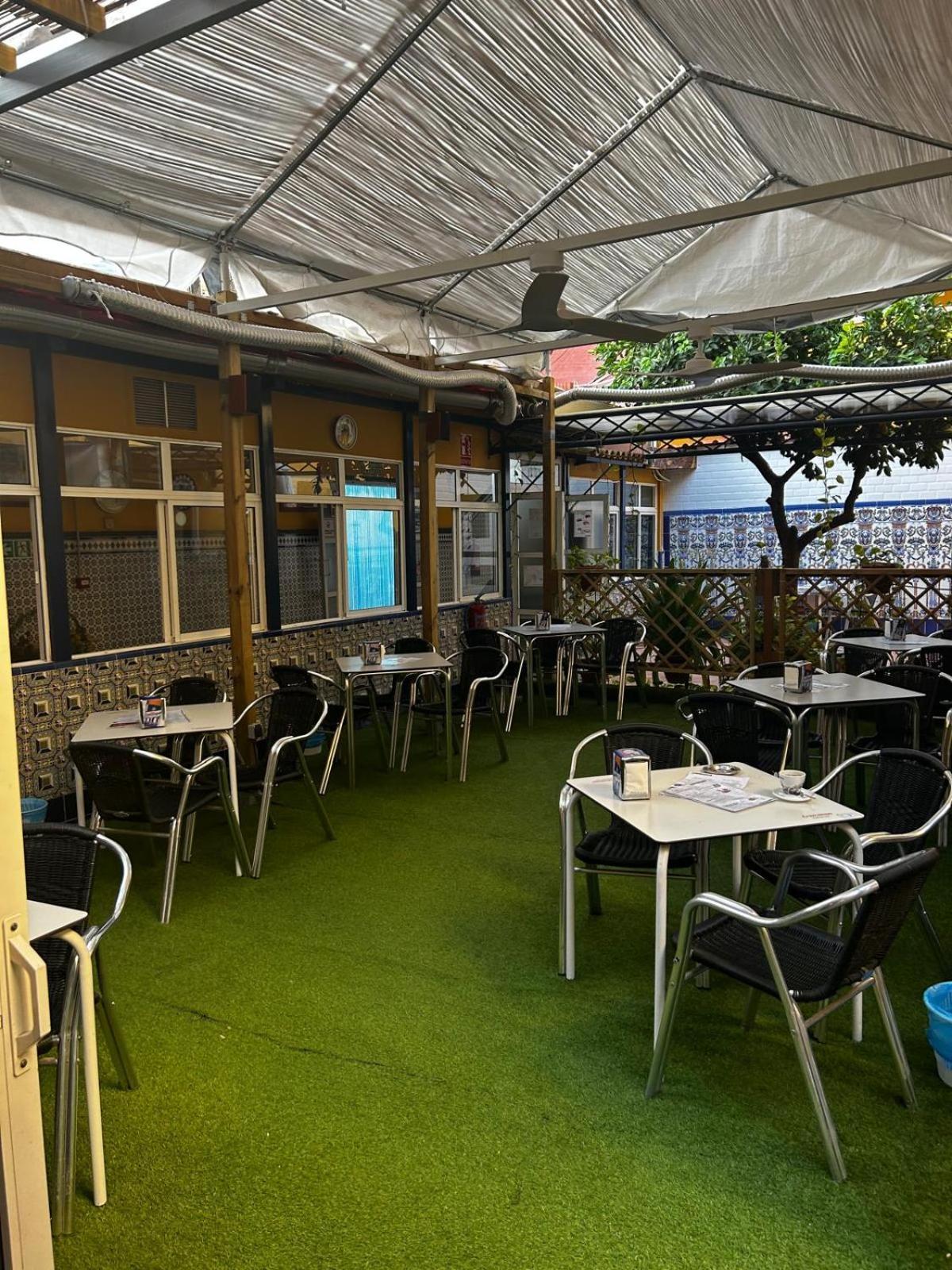 Hostal Avenida Andalucia - Solo Adultos Sevilla Kültér fotó