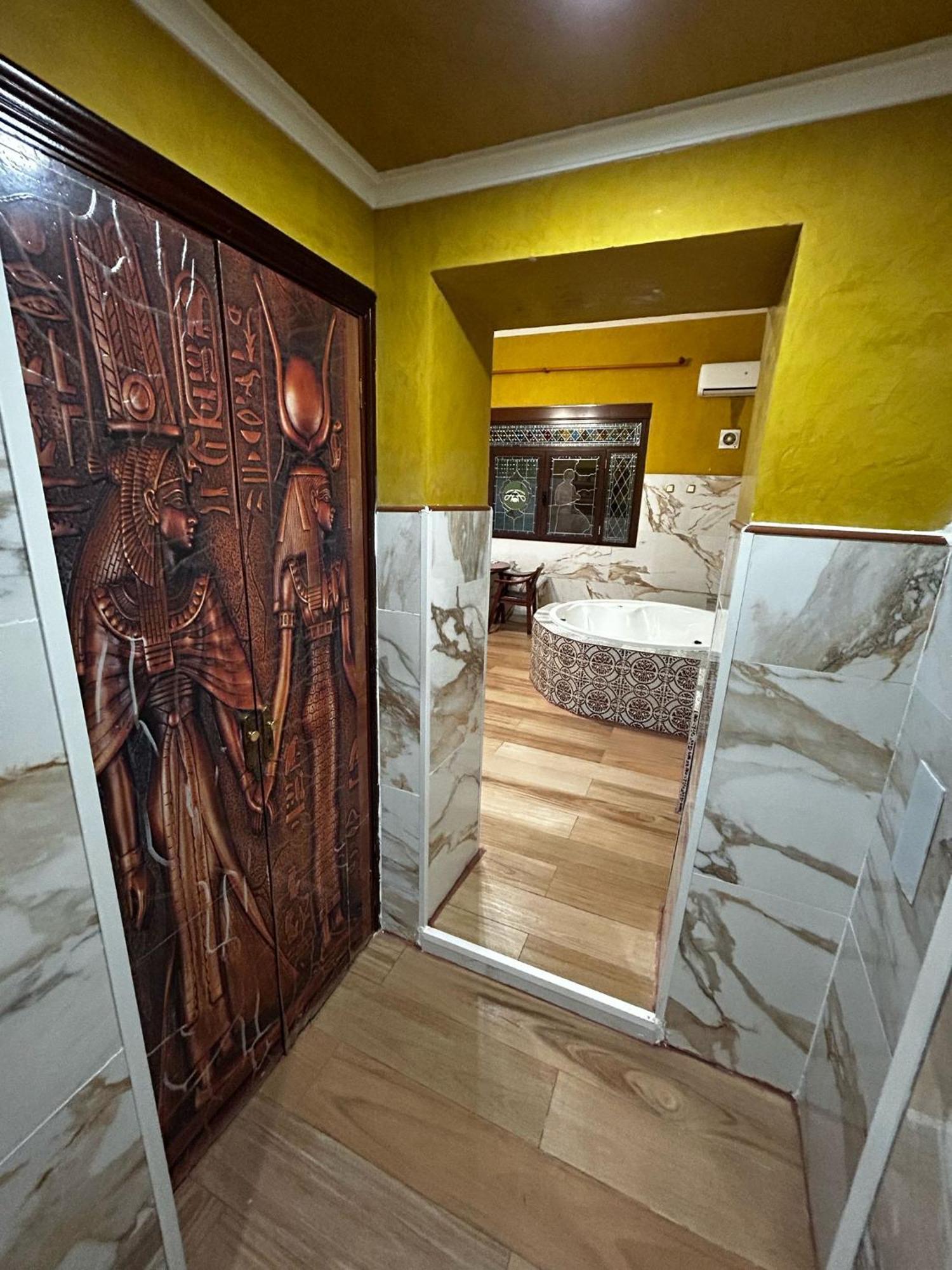 Hostal Avenida Andalucia - Solo Adultos Sevilla Kültér fotó